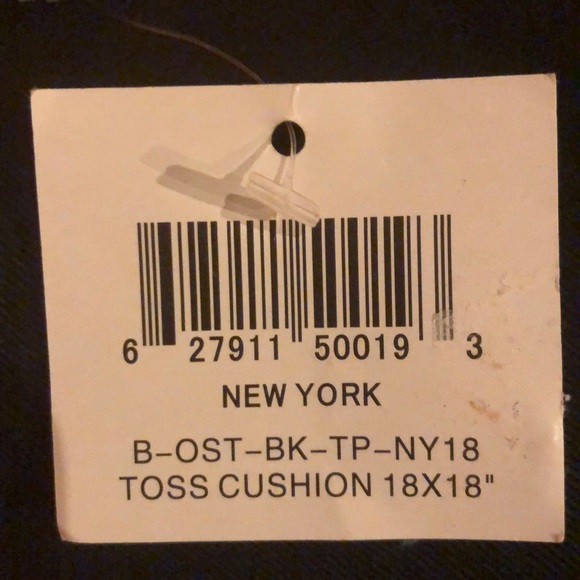 LAST ONE! NWT New York City Statue Liberty Pillow - Picture 4 of 6